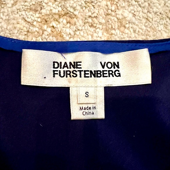 Diane Von Furstenburg silk vintage top Small - Picture 4 of 5